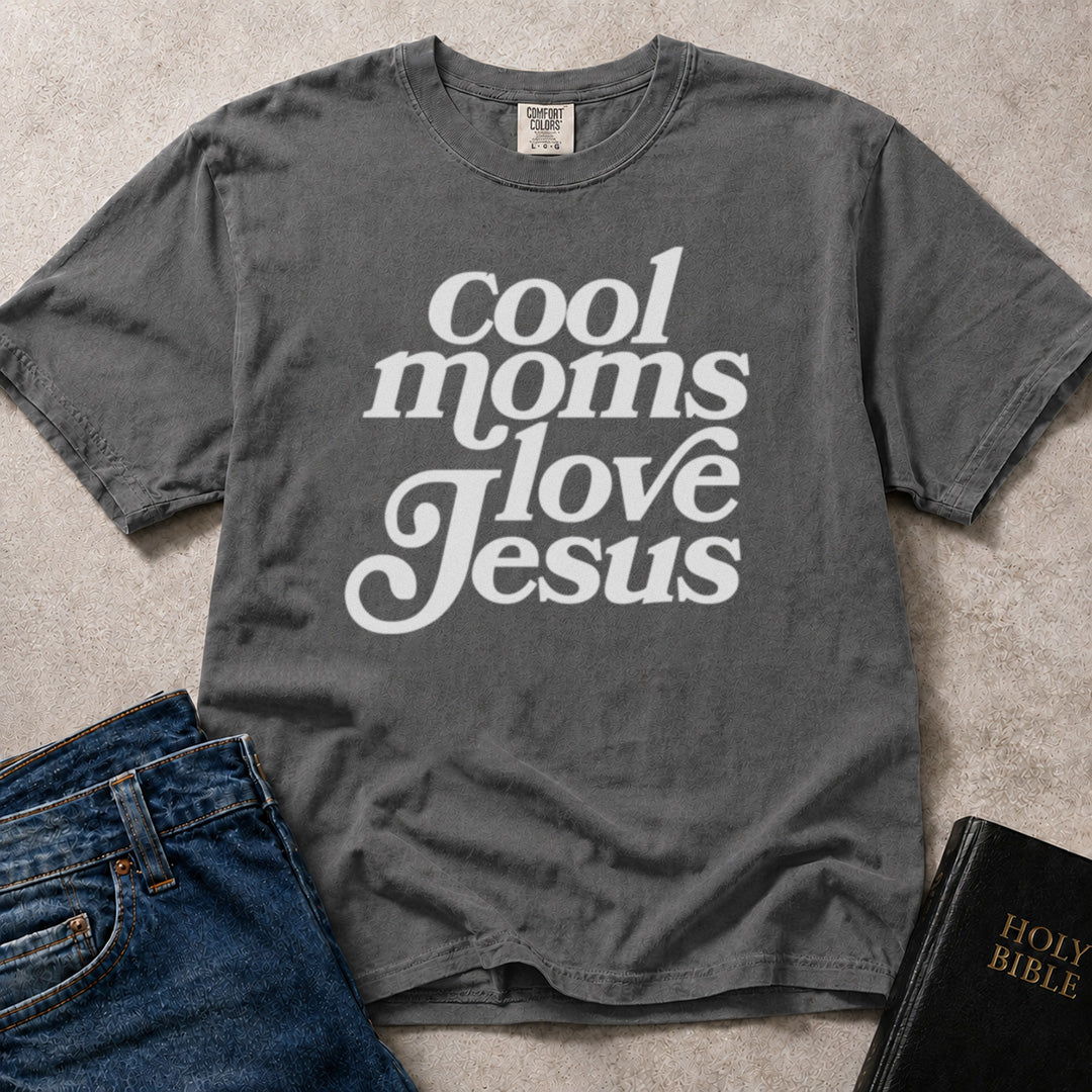 Charcoal Gray (Pepper) Comfort Colors® 1717 women’s tshirt with Christian text that reads “Cool Moms Love Jesus”.