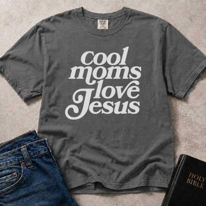 Charcoal Gray (Pepper) Comfort Colors® 1717 women’s tshirt with Christian text that reads “Cool Moms Love Jesus”.